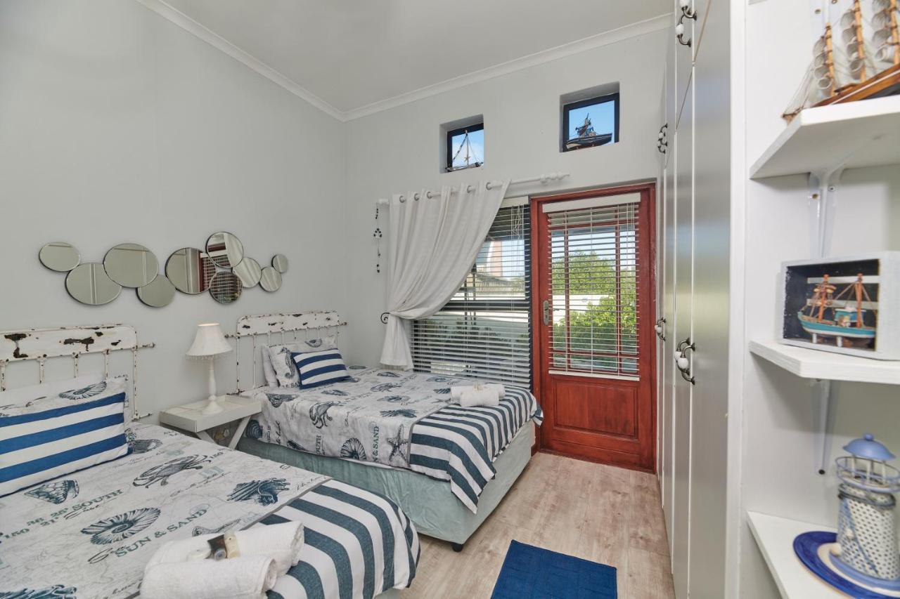 Fraai Uitzicht Struisbaai Apartment Bagian luar foto